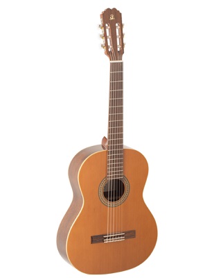 GUITARRA CL�SICA ADMIRA GRANADA ELECTRIFICADA FISHMAN SERIE CONSERVATORIO ADM0650EF